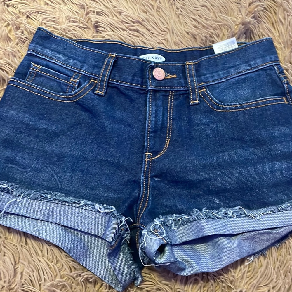 old navy jean shorts never been worn, too small fit like a small